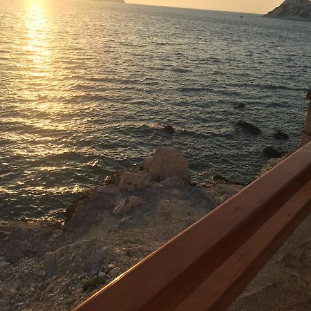 Teras butik apart Karaburun  Luaran gambar