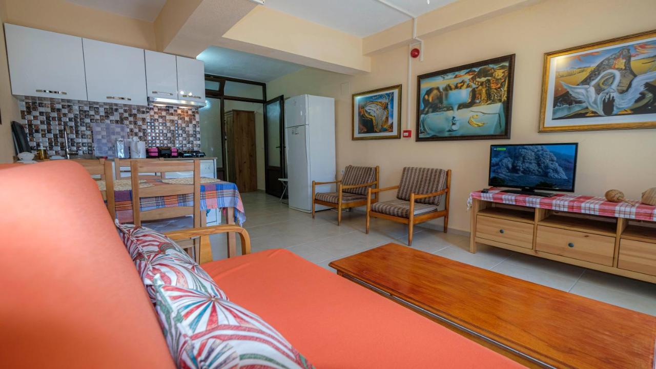 Teras butik apart Karaburun  Luaran gambar