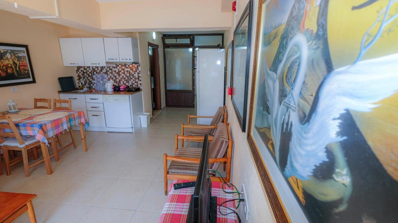 Teras butik apart Karaburun  Luaran gambar