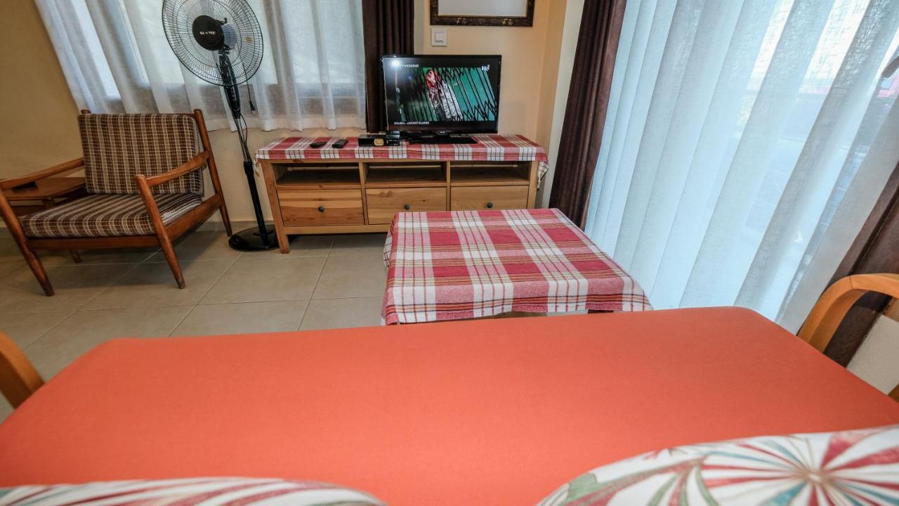 Teras butik apart Karaburun  Luaran gambar