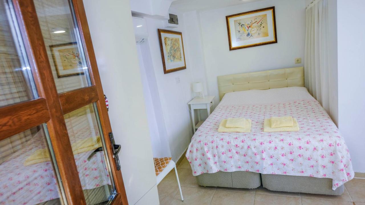 Teras butik apart Karaburun  Luaran gambar