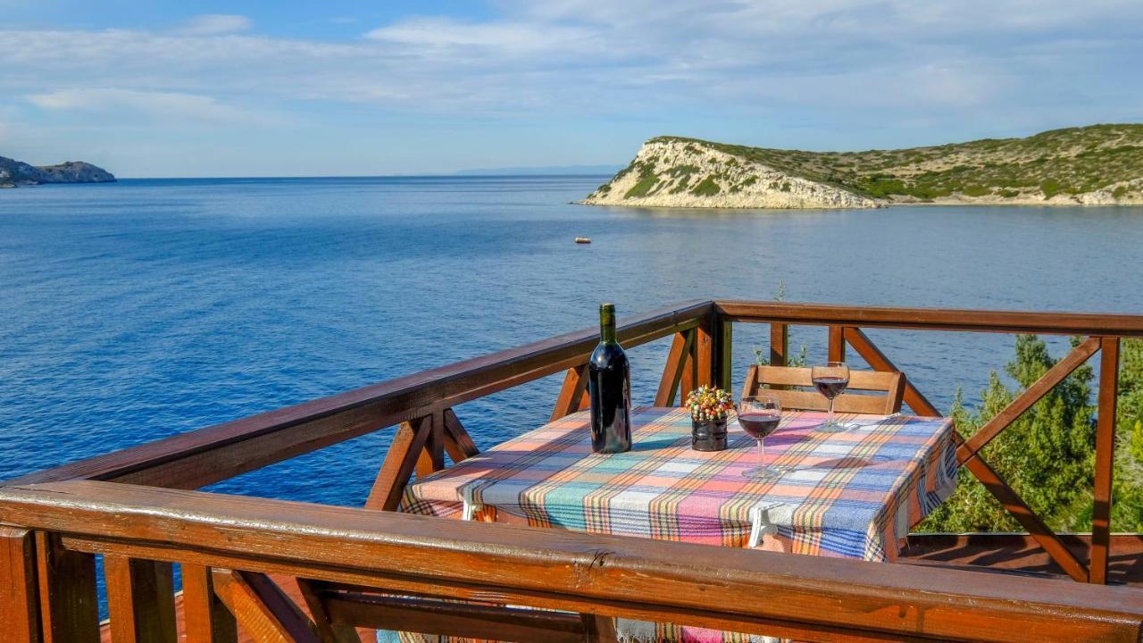 Teras butik apart Karaburun  Luaran gambar